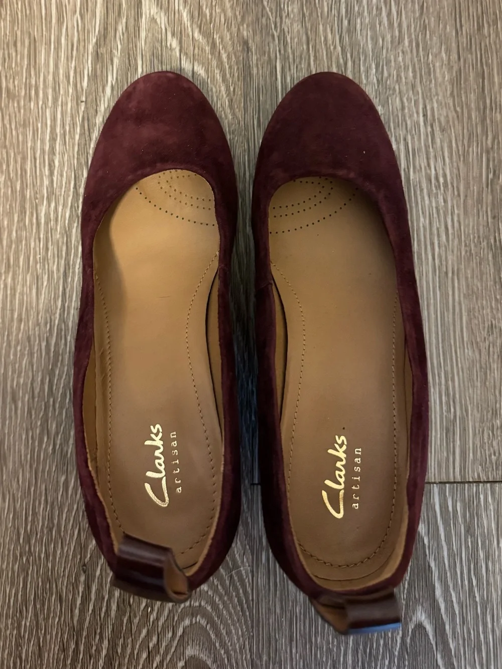 NWOT Clarks Artisan Bassett Mist Suede Wedges in Burgundy